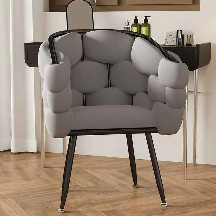كرسي تزيين اسكندنافي للفتيات كرسي مريح لغرفة . Scandinavian vanity chair for girls comfortable chair for room