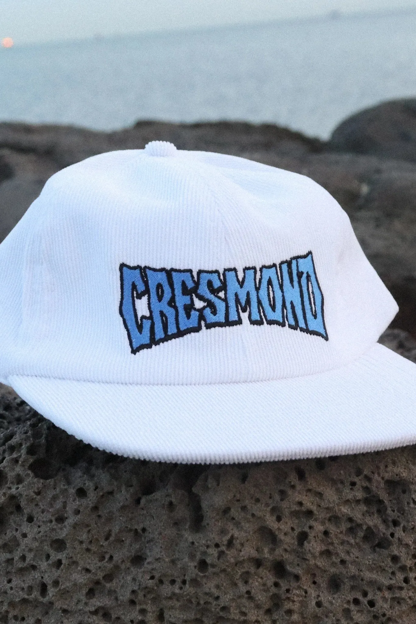 THE CRESMOND FILE CRESMOND 6 PANEL - WHITE